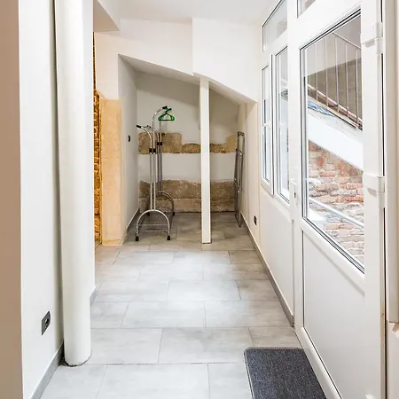 Stylish - Rynok Square 44 *