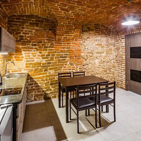 Stylish - Rynok Square 44 * Львів